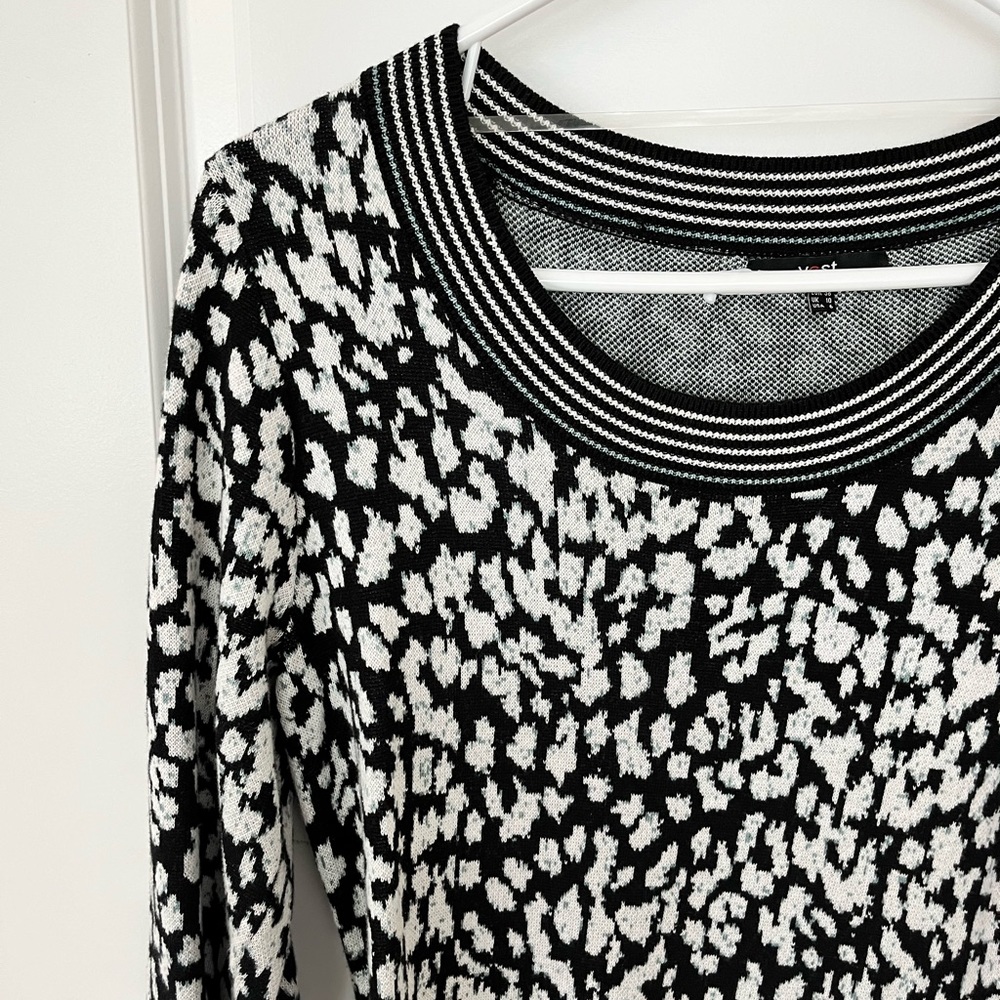 Snow leopard sweater dress 💐